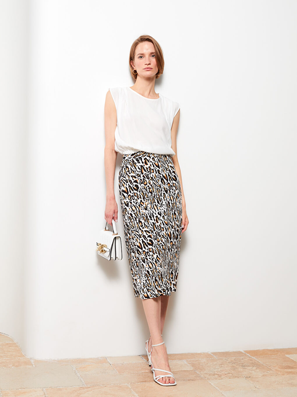 Ekru Beli Lastikli Standart Fit Desenli Viskon Kadın Etek-1