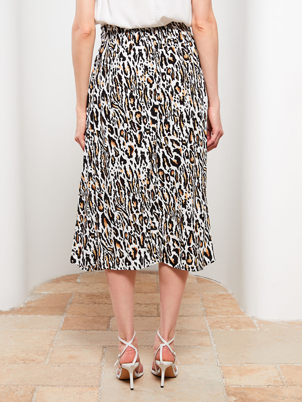 Ekru Beli Lastikli Standart Fit Desenli Viskon Kadın Etek-4