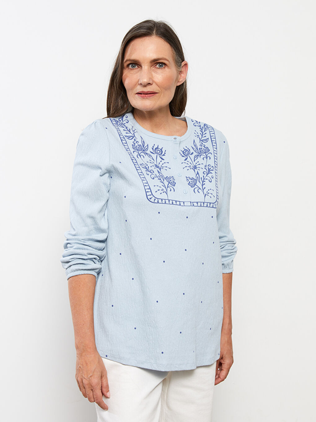 Mavi Bisiklet Yaka Nakışlı Uzun Kollu Kadın Tişört-1