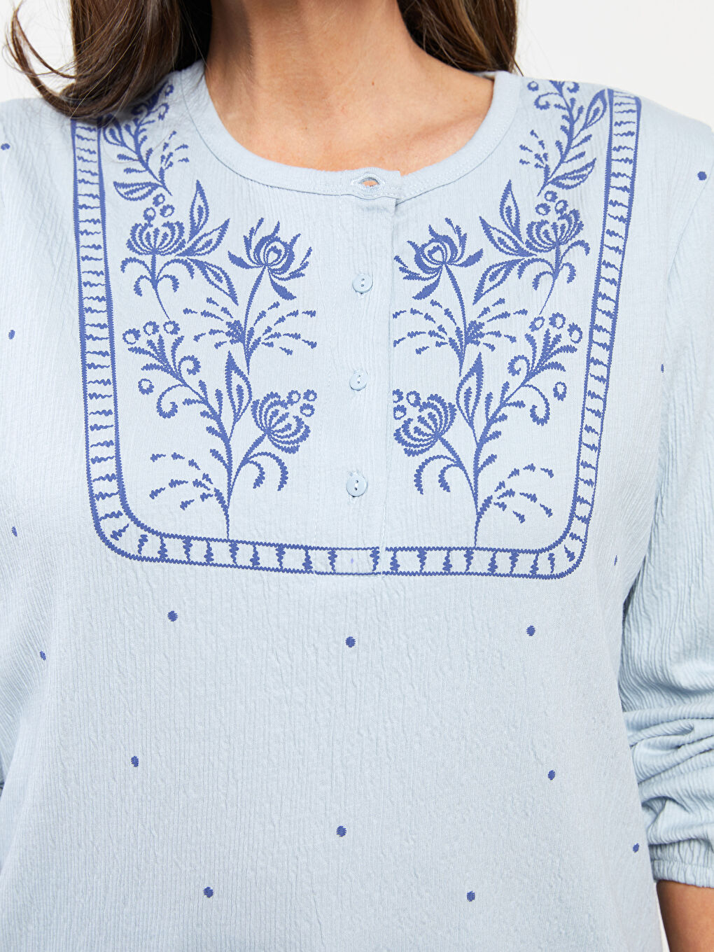 Mavi Bisiklet Yaka Nakışlı Uzun Kollu Kadın Tişört-3