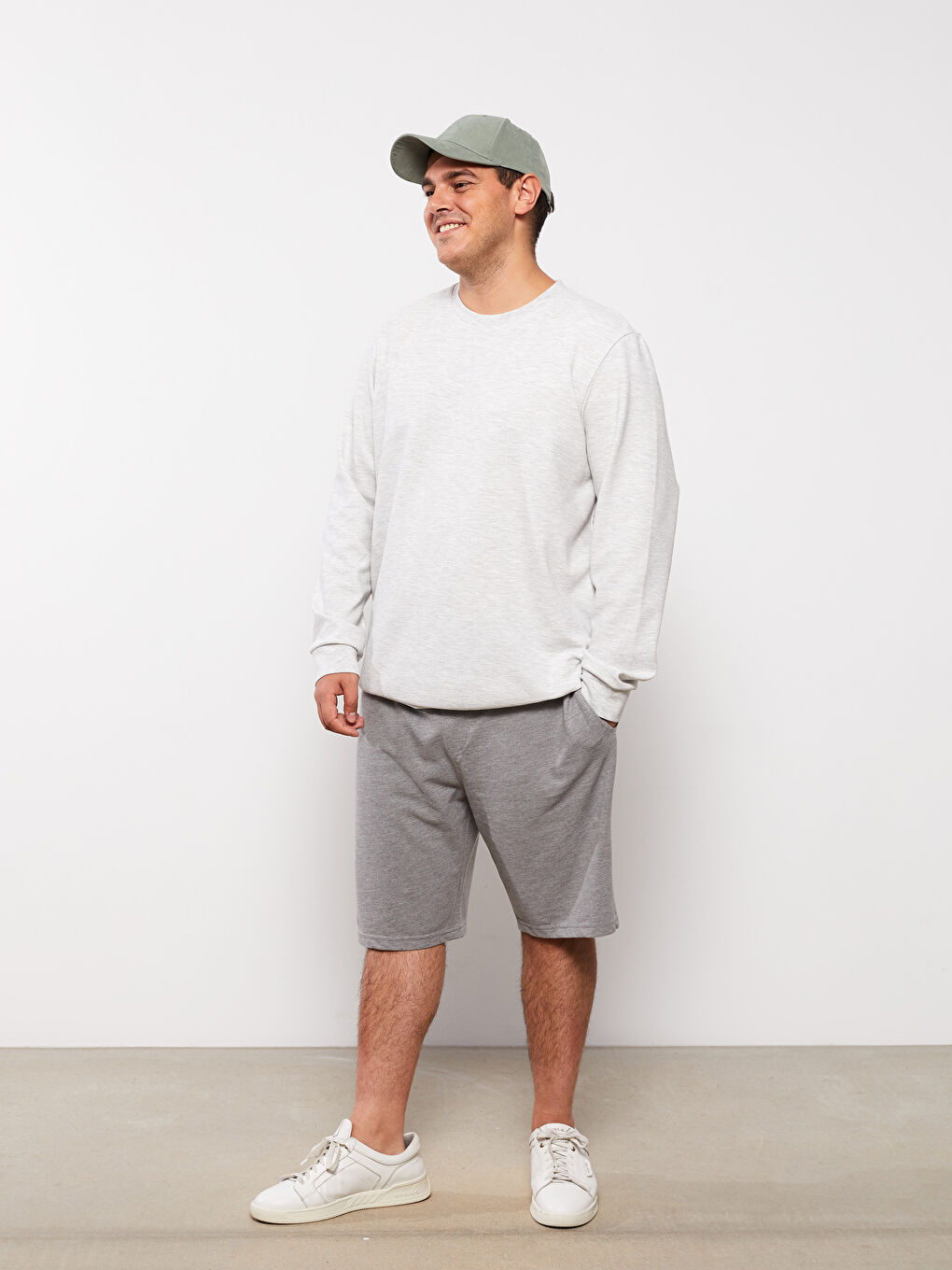 Gri Standart Kalıp Penye Erkek Şort