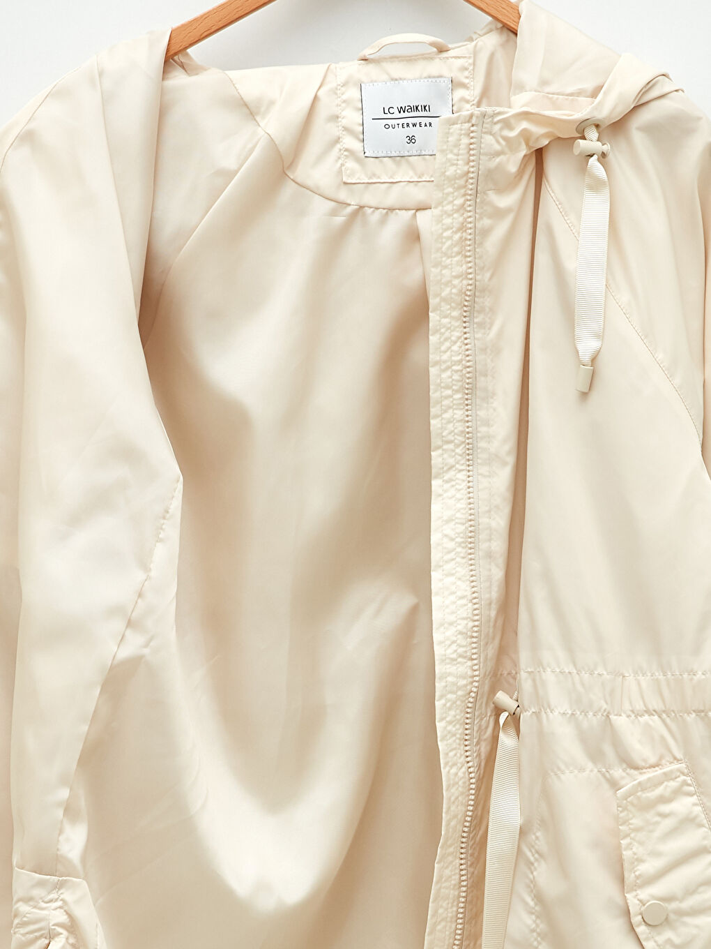 Bej Kadın Kapüşonlu Düz Yağmurluk-8