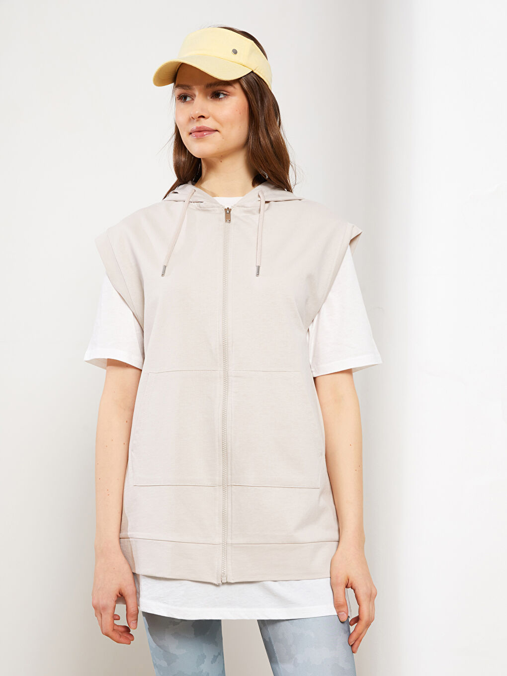 Gilet à Capuche Uni avec Poches Détail pour Femmes-1