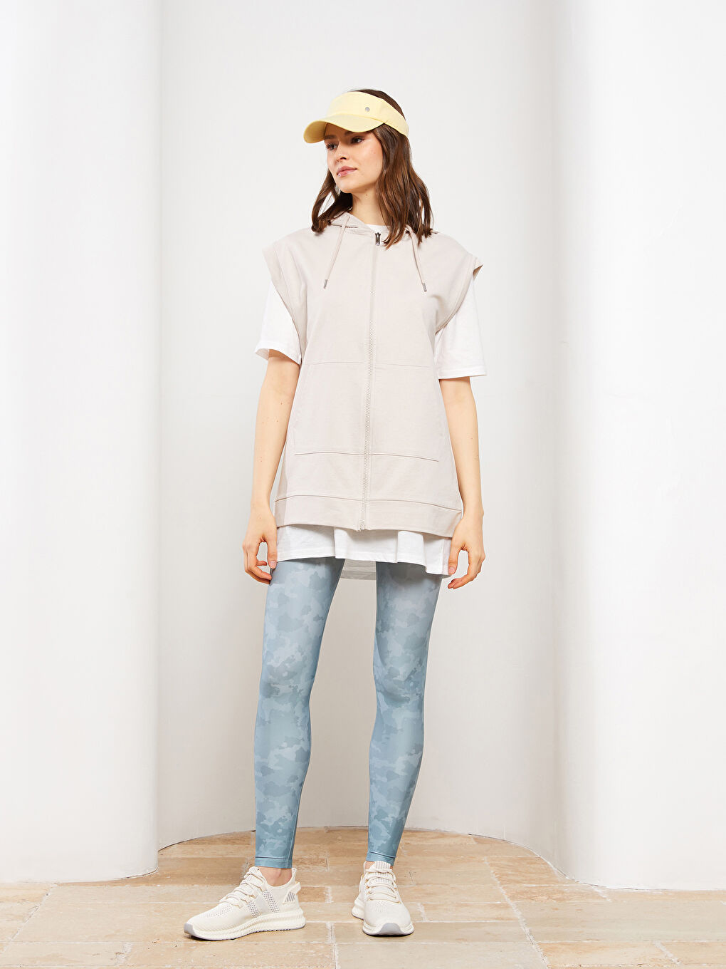 Gilet à Capuche Uni avec Poches Détail pour Femmes-2