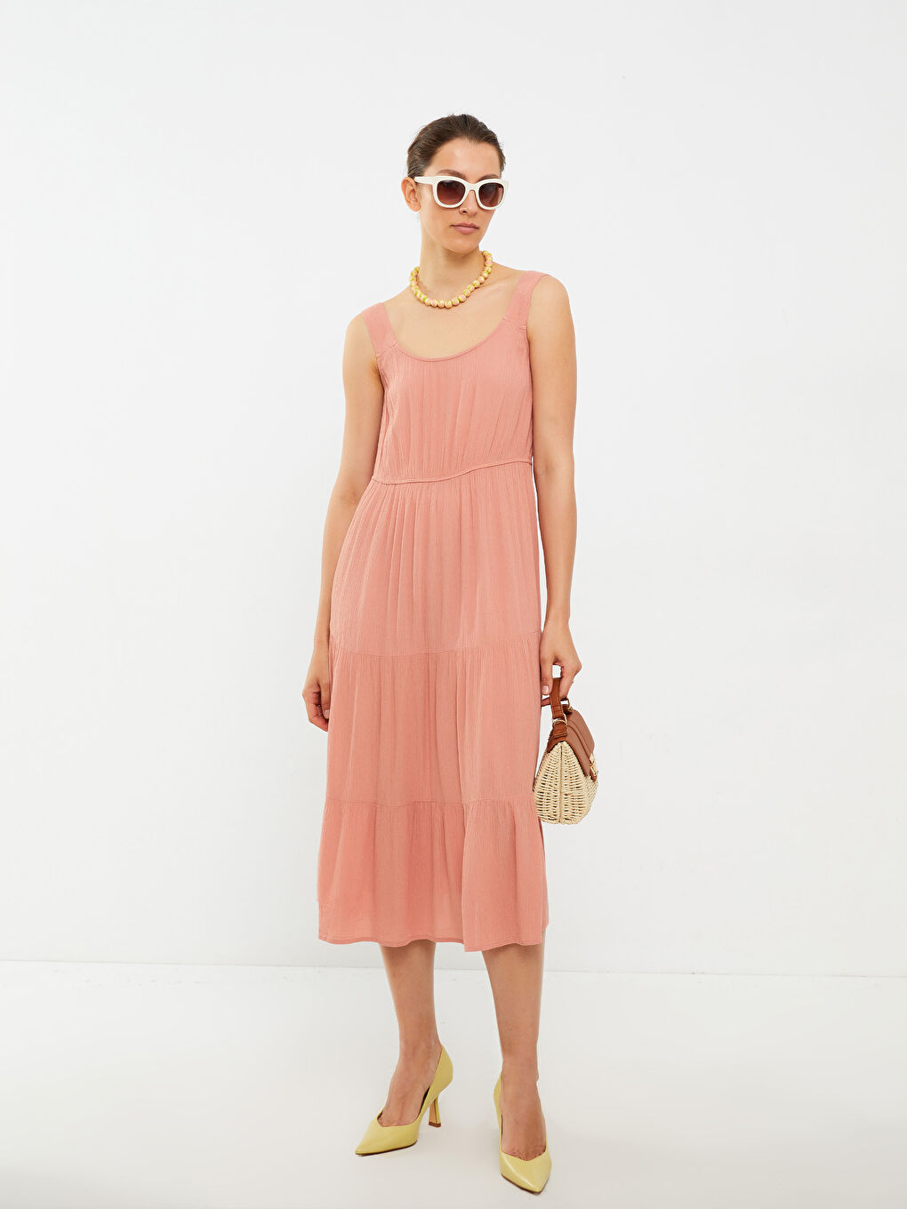 Robe pour Femmes en Viscose à Col Carré Sans Manches Forme A-Line