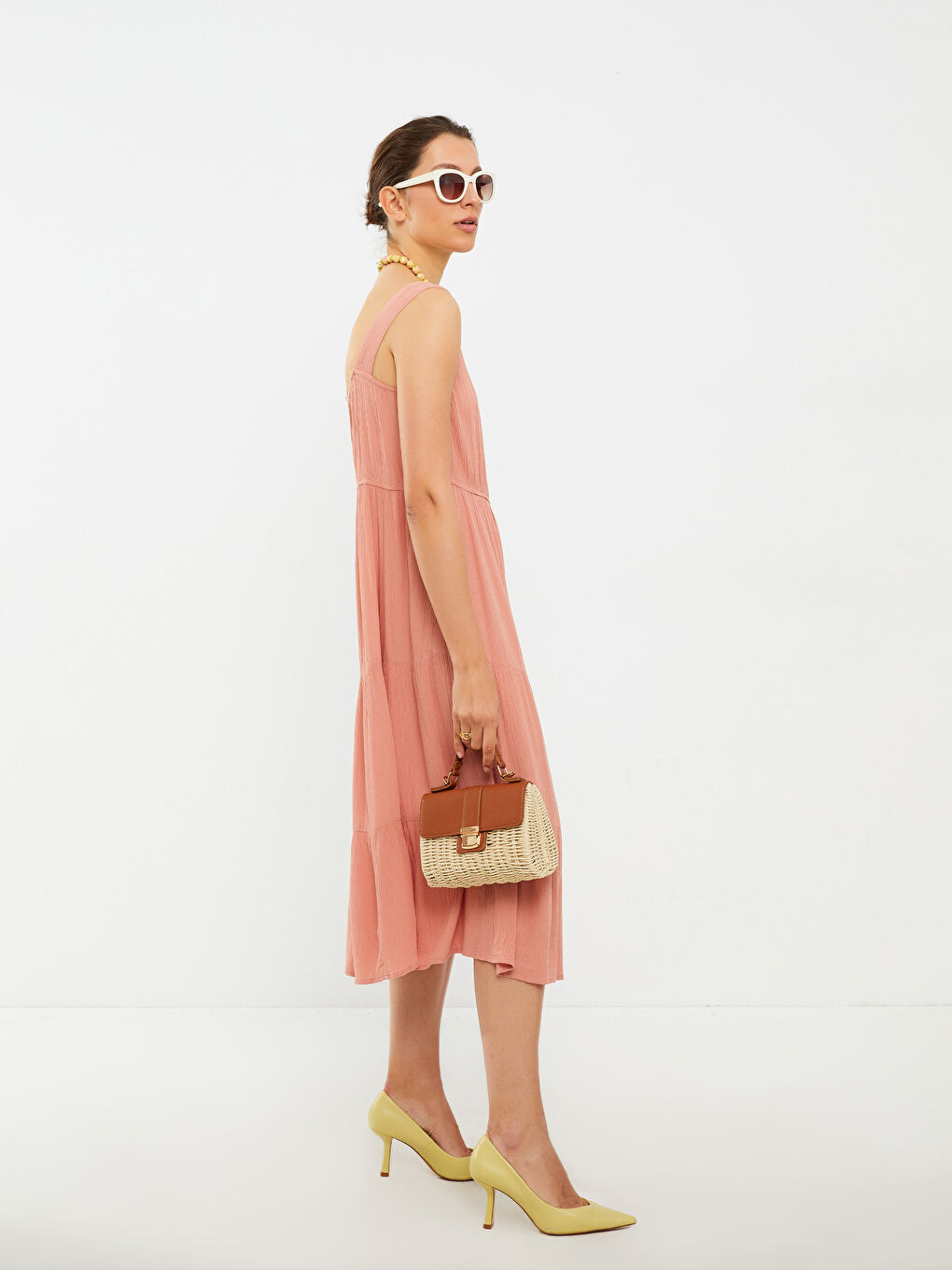 Robe pour Femmes en Viscose à Col Carré Sans Manches Forme A-Line-1