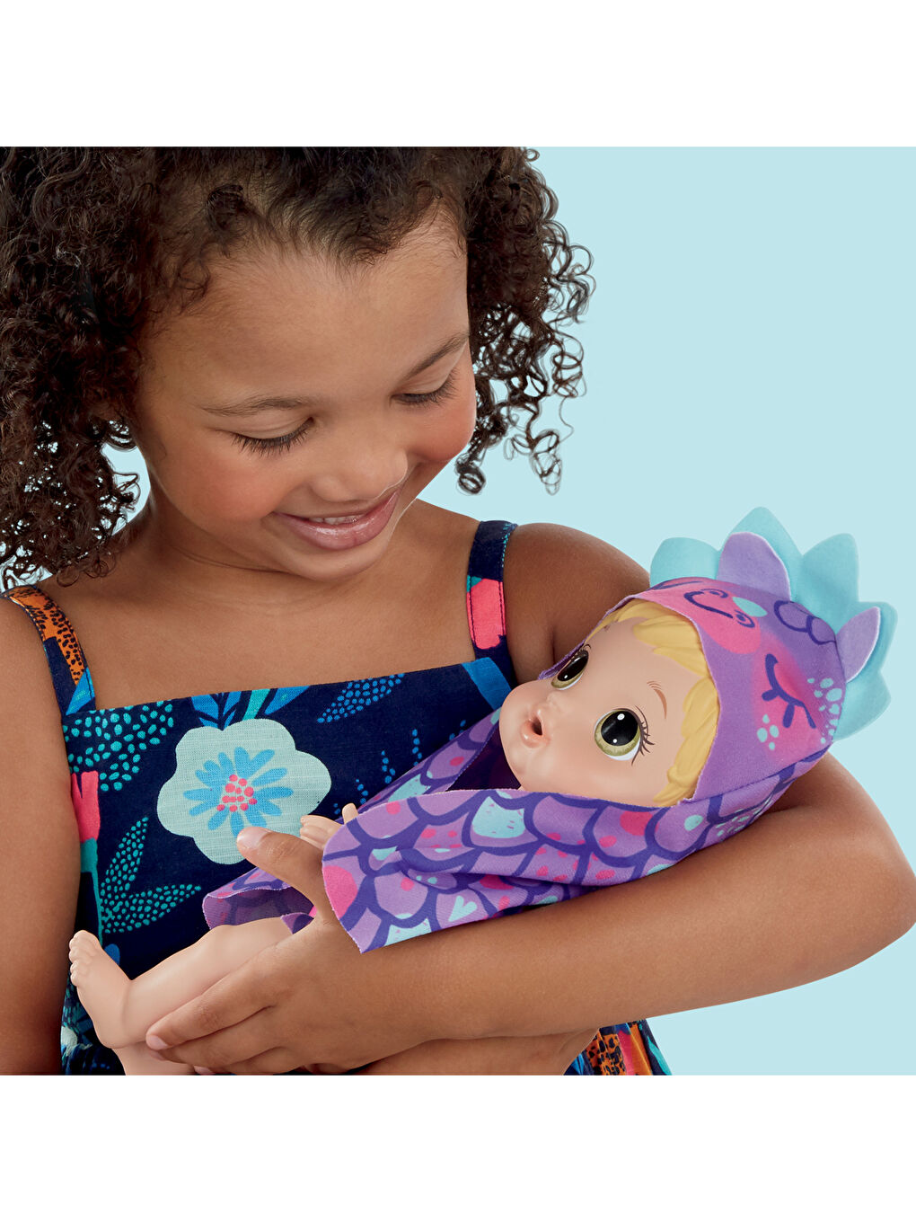 بيبي ألايف صن شاين لاف عروسة شقراء