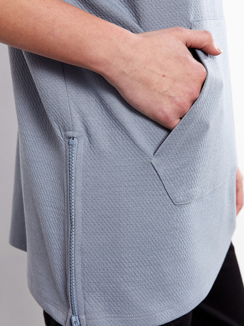 Mavi Kapüşonlu Kendinden Desenli Kadın Süveter-3