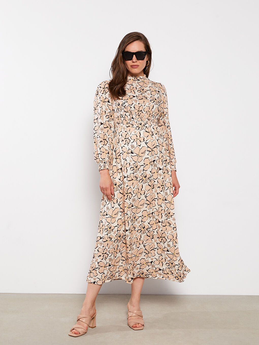 Bej Fırfırlı Dik Yaka Desenli Uzun Kollu Viskon Hamile Elbise