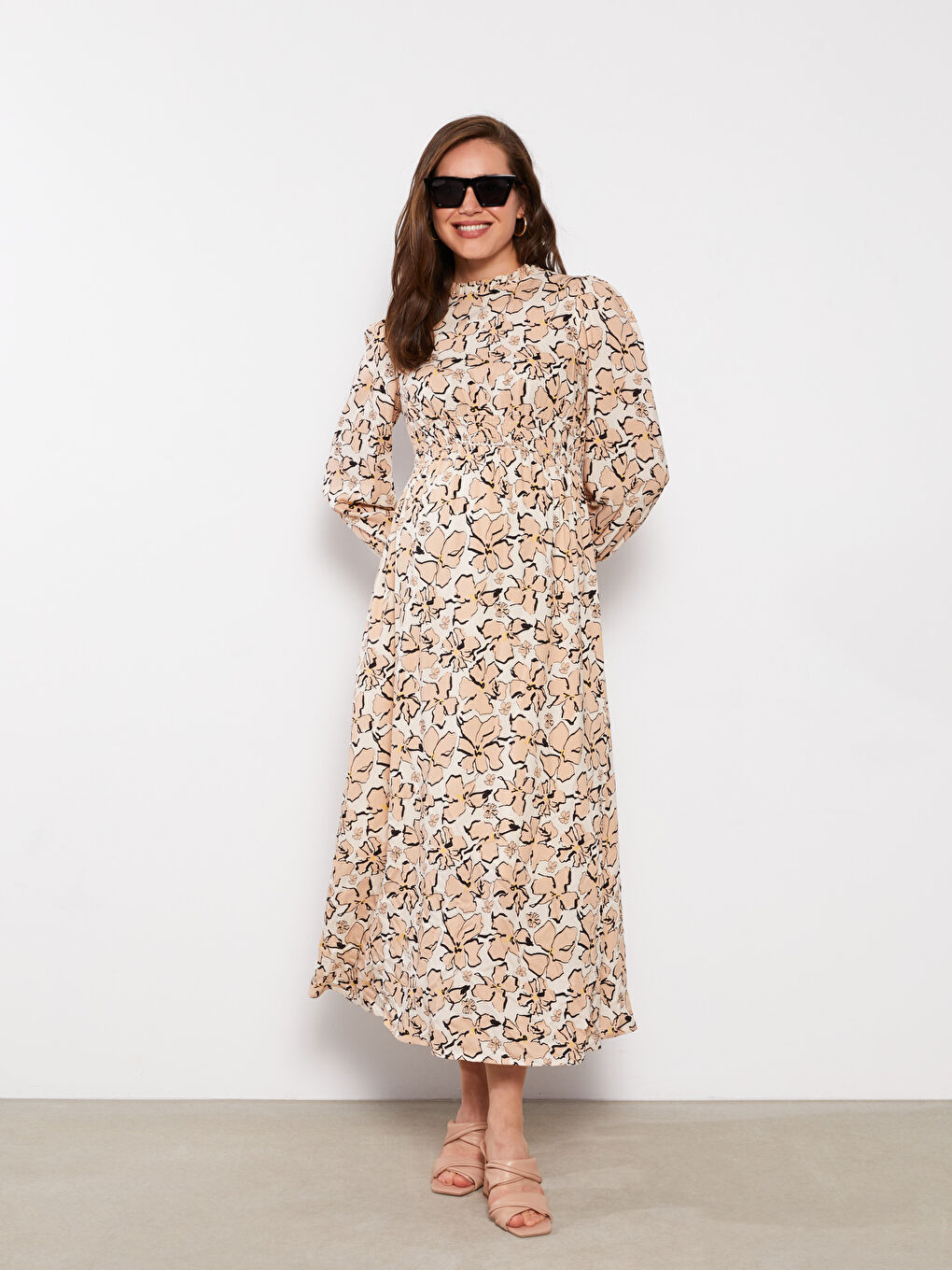 Bej Fırfırlı Dik Yaka Desenli Uzun Kollu Viskon Hamile Elbise-1