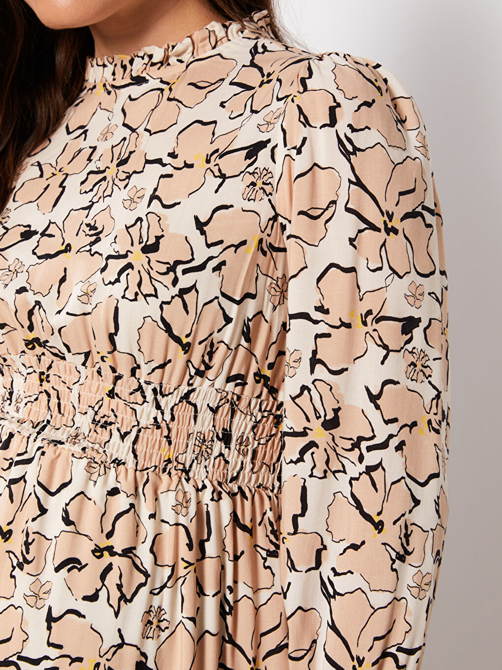 Bej Fırfırlı Dik Yaka Desenli Uzun Kollu Viskon Hamile Elbise-3