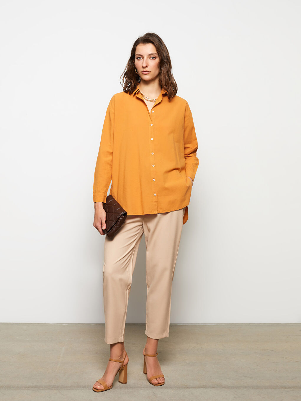 Turuncu Önden Düğme Kapamalı Düz Uzun Kollu Oversize Poplin Kadın Gömlek-1