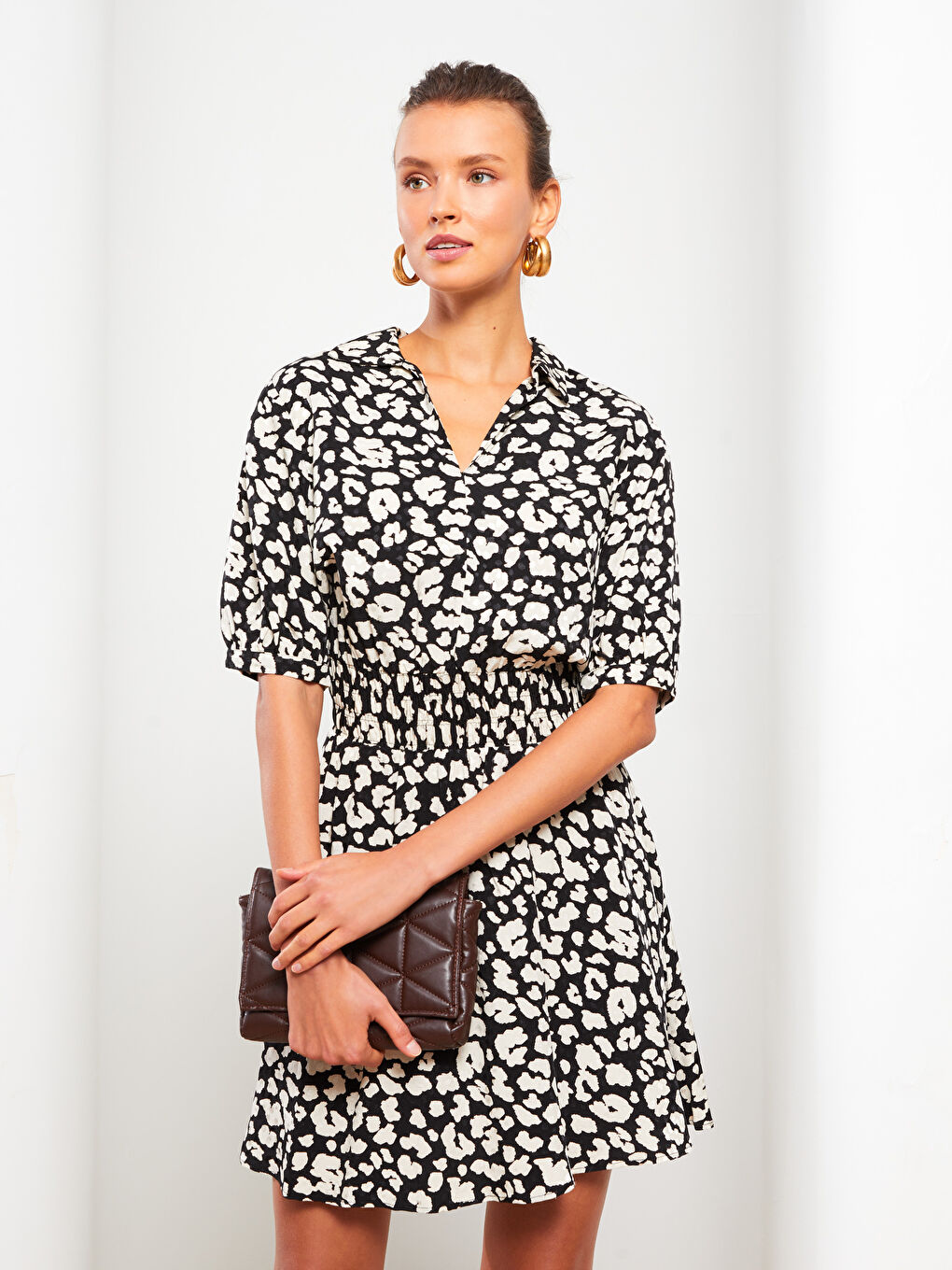 Siyah Gömlek Yaka Desenli Kısa Kollu Viskon Kadın Elbise-1