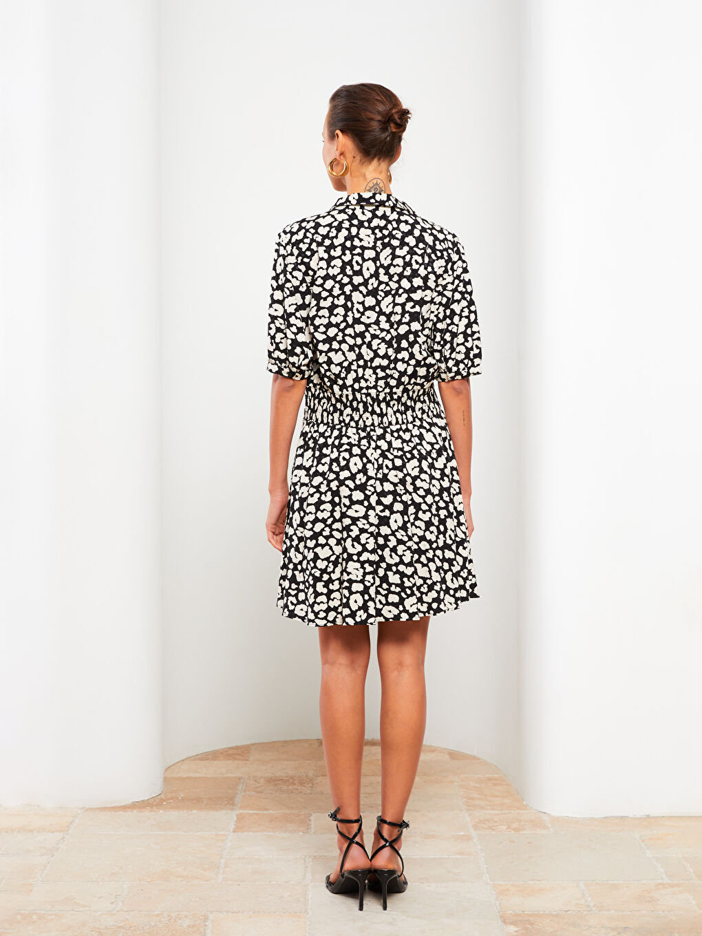 Siyah Gömlek Yaka Desenli Kısa Kollu Viskon Kadın Elbise-4