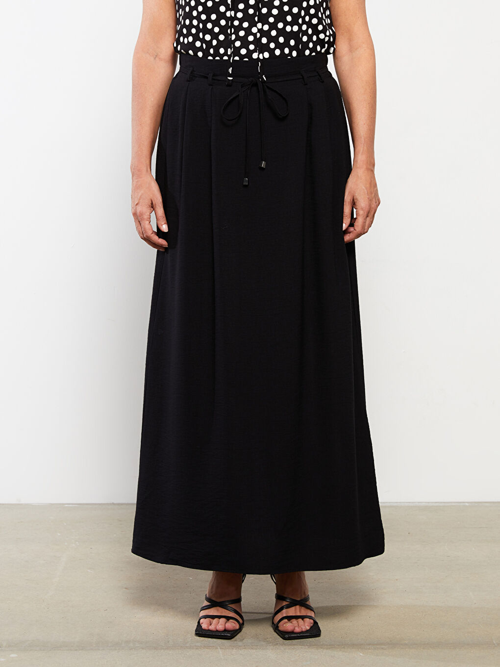 Siyah Beli Lastikli Düz A Kesim Kadın Etek-2