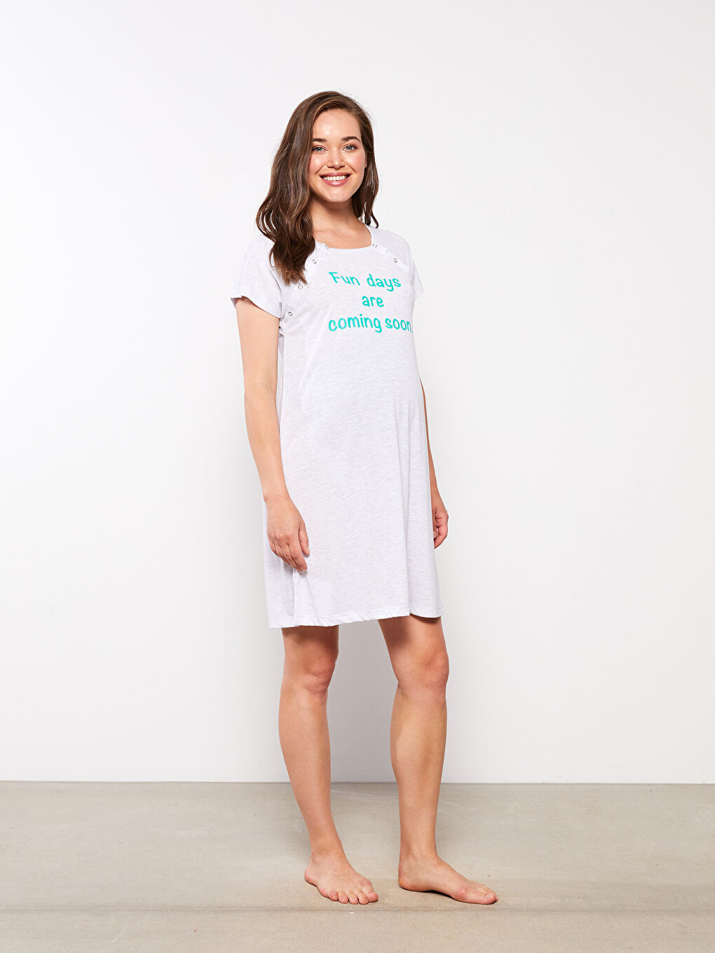 Cămașă de noapte pentru gravide cu mânecă scurtă, guler rotund, imprimată, cu funcția de alăptare-1