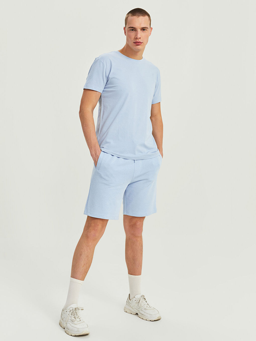 تيشيرت رجالي بياقة دائرية قماش جيرسي-2