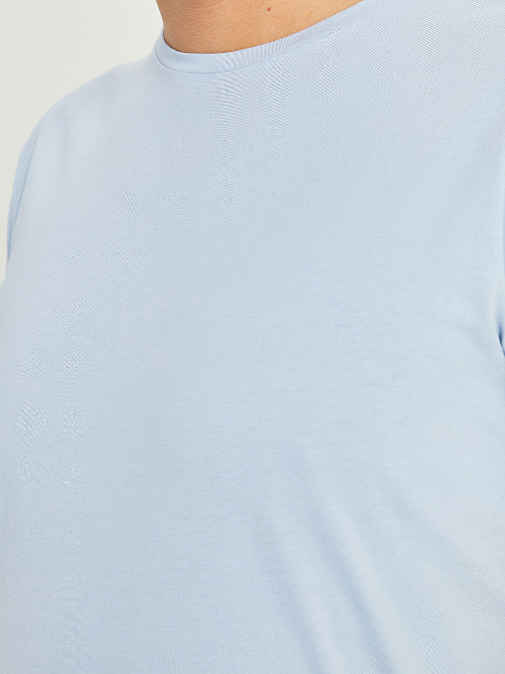 تيشيرت رجالي بياقة دائرية قماش جيرسي-3