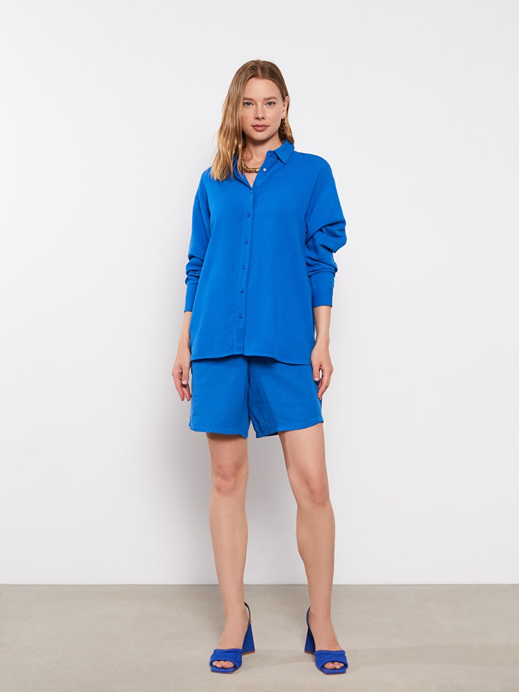 قميص حوامل بأكمام طويلة وقصة عادية بأزرار-4