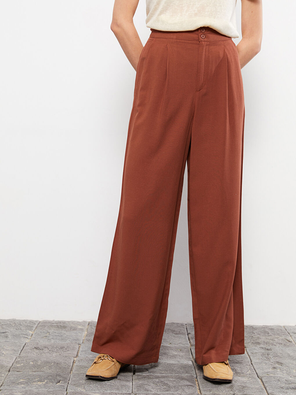 Брюки женские льняные с прямыми карманами удобного кроя-3