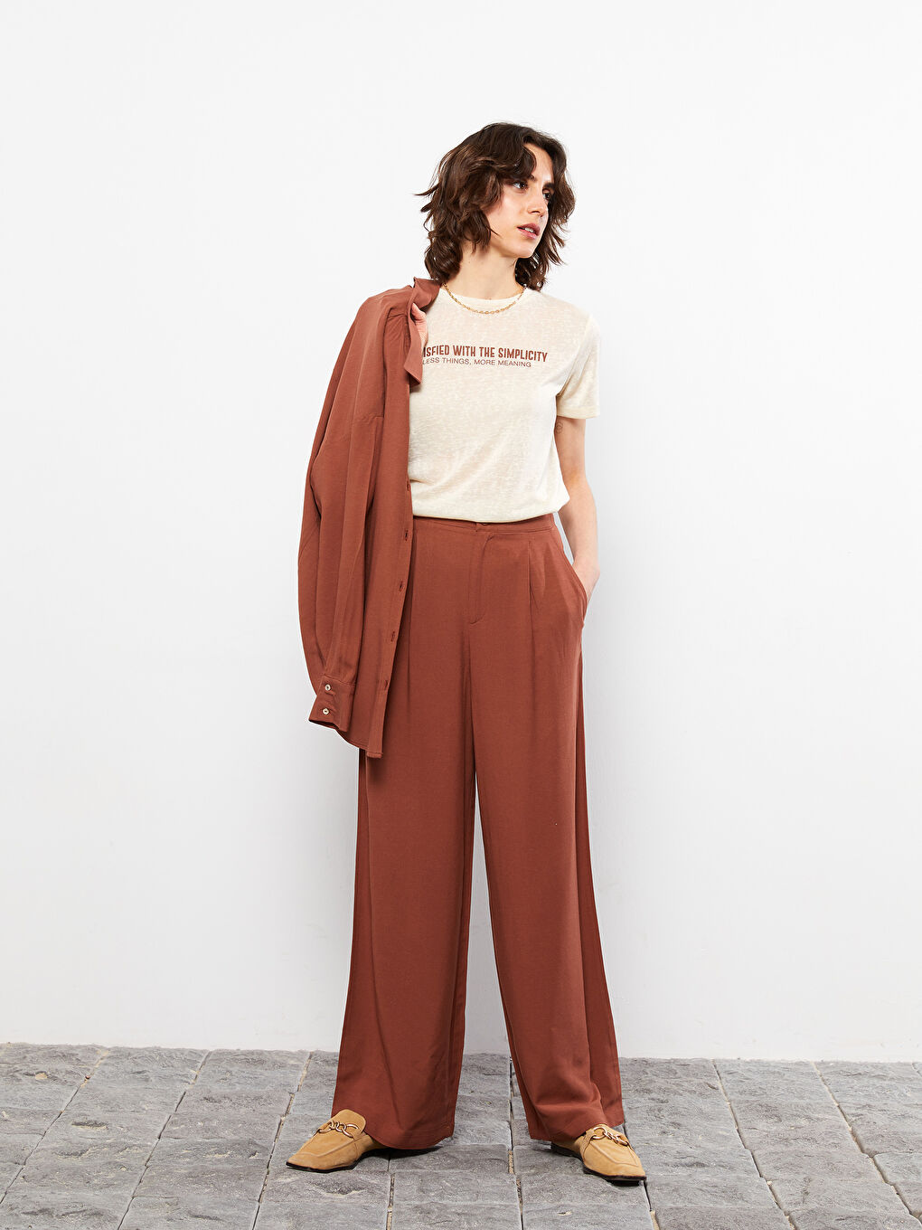 Брюки женские льняные с прямыми карманами удобного кроя-1