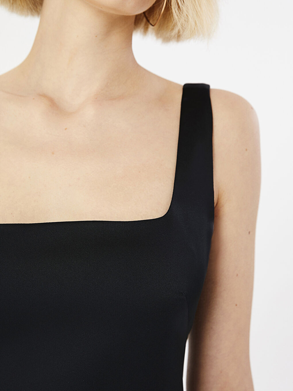 فستان ساتان سادة بياقة مربعة للسيدات-3