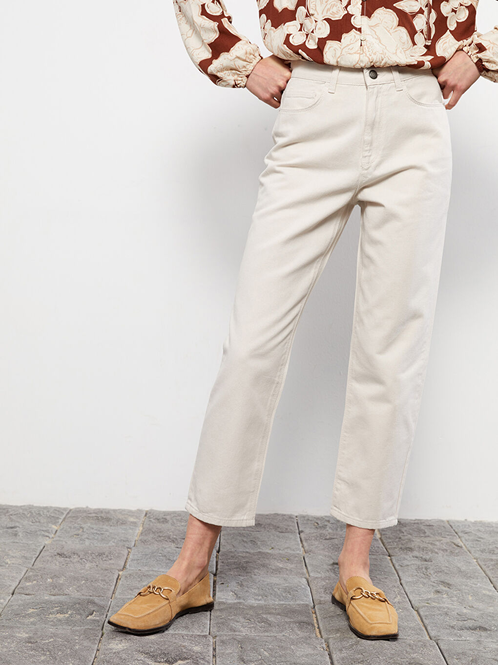 LCW Vision Standart Fit Düz Cep Detaylı Gabardin Kadın Pantolon -S2I022Z8-FWM