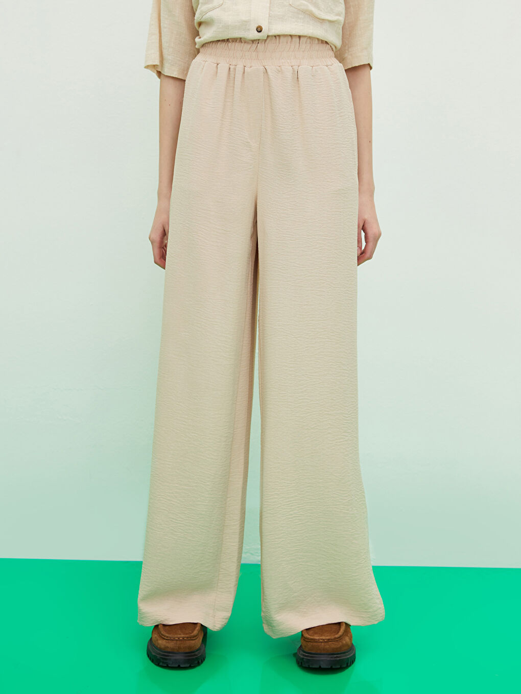 Pantaloni pentru Femei cu Talie Elastică, Croială Dreaptă cu Detaliu Fantă-3