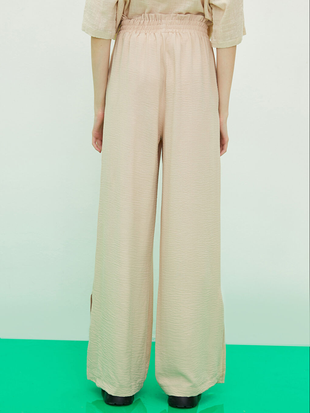 Pantaloni pentru Femei cu Talie Elastică, Croială Dreaptă cu Detaliu Fantă-4