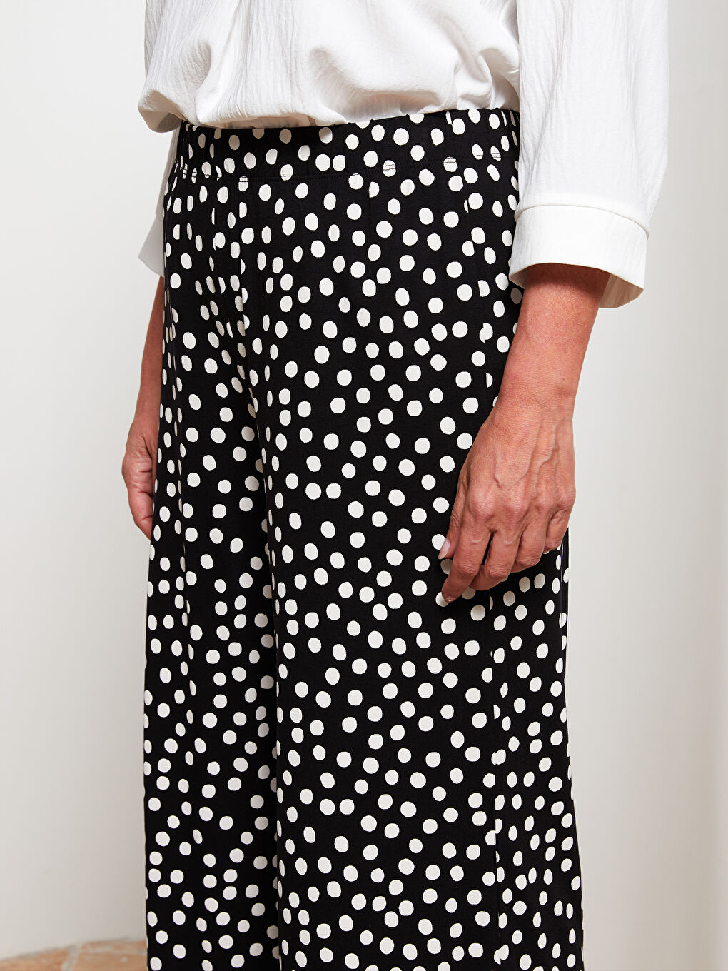 Standard Fit Women's Polka Dot Capri -S2I046Z8-LU7
