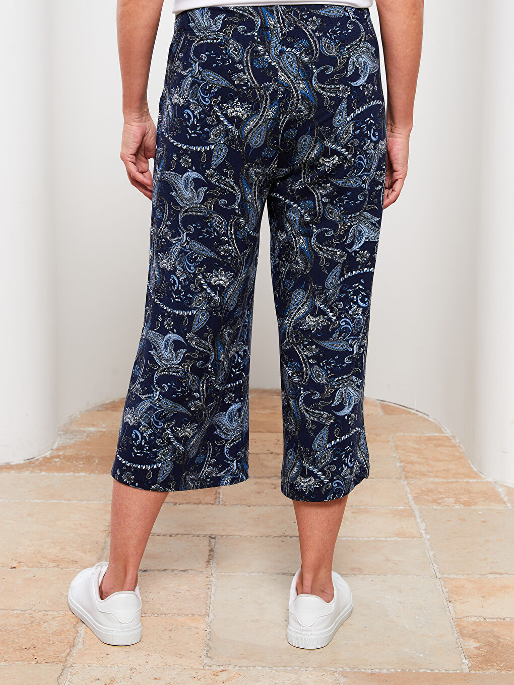 Standard Fit Patterned Women's Capri -S2I046Z8-LSJ
