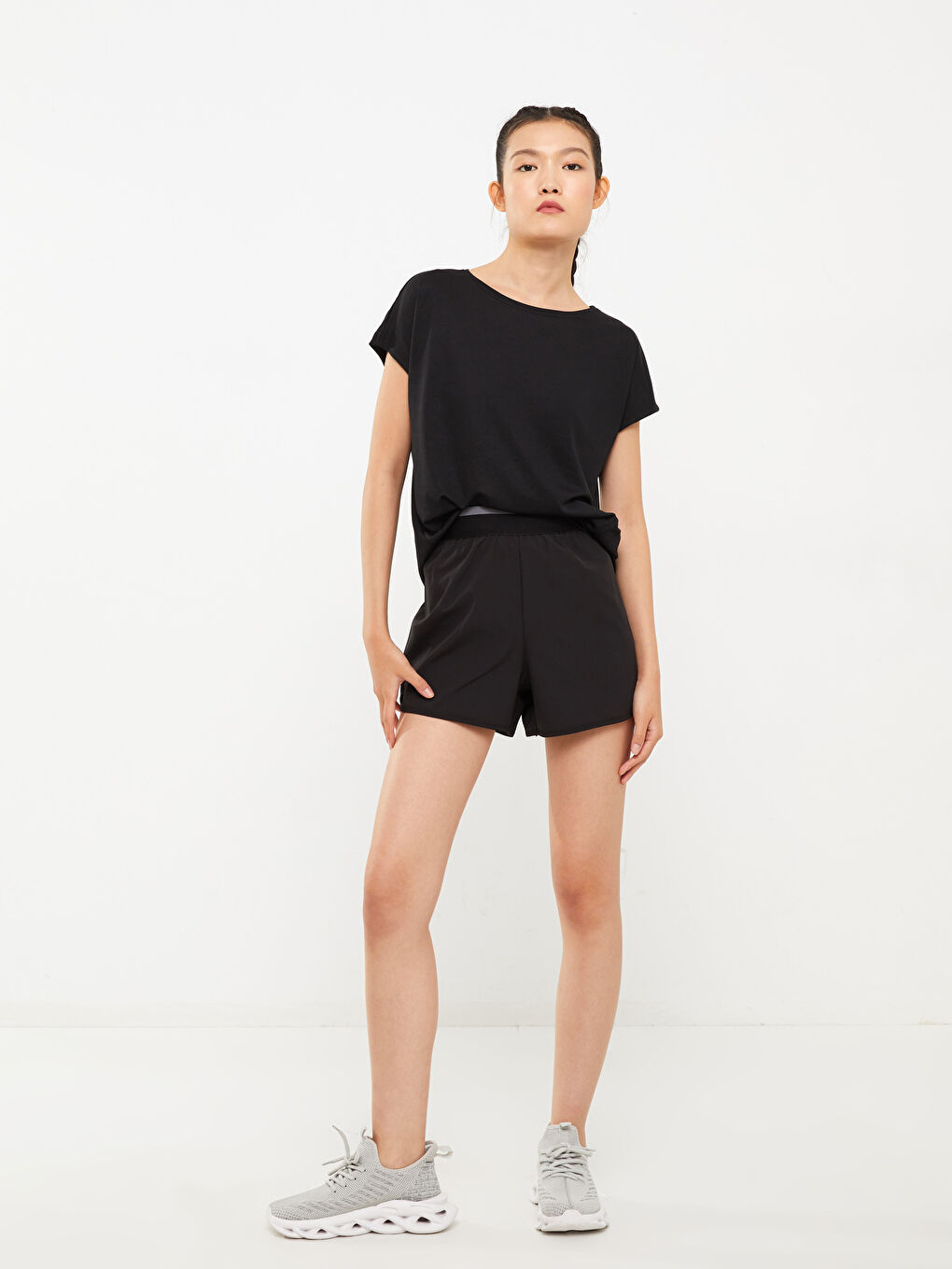 Siyah Kadın Beli Lastikli Düz Spor Şort-2