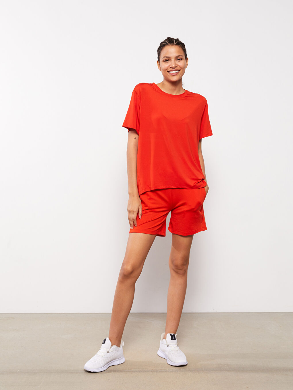 Turuncu Bisiklet Yaka Düz Kısa Kollu Kadın Tişört-1