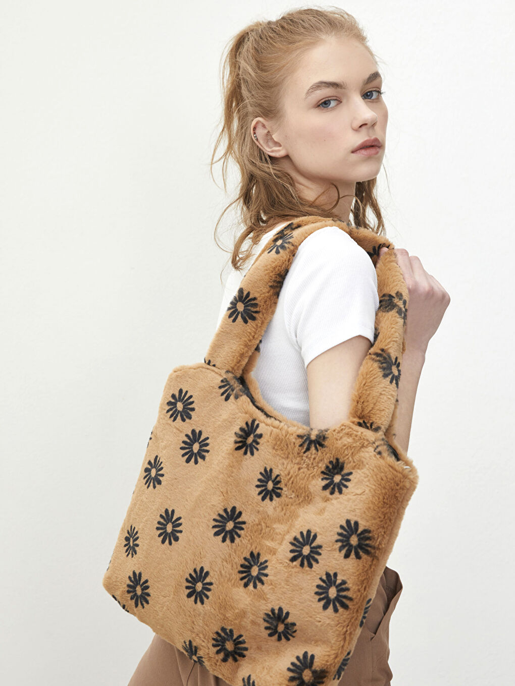 Kahverengi Desenli Kadın Kürk Omuz Çantası-1