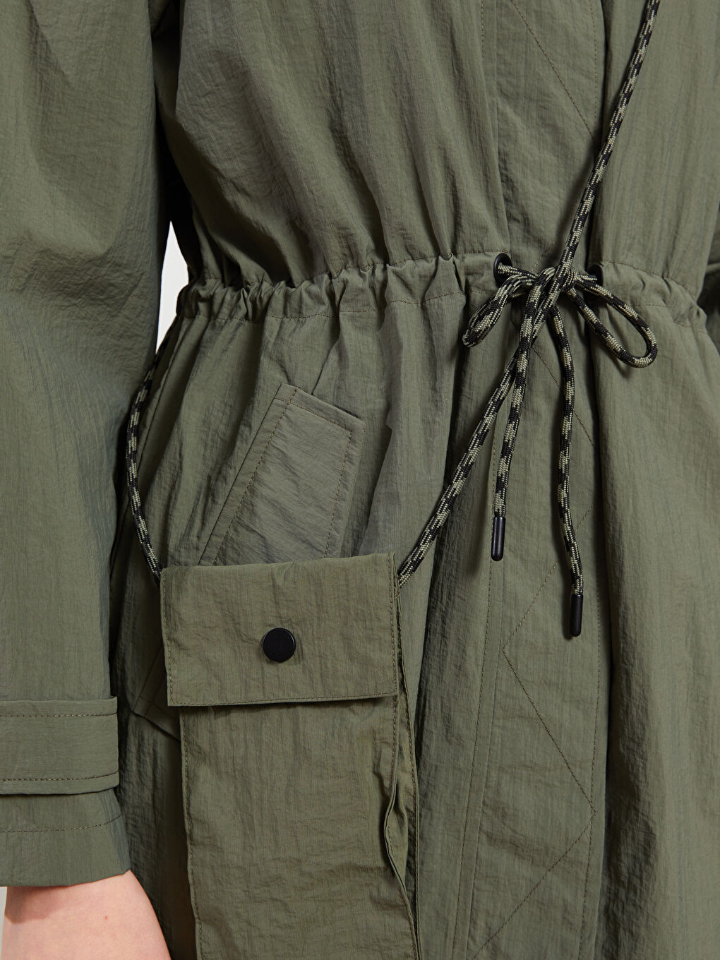 Haki Kapüşonlu Düz Uzun Kollu Kadın Mont ve Çanta-4