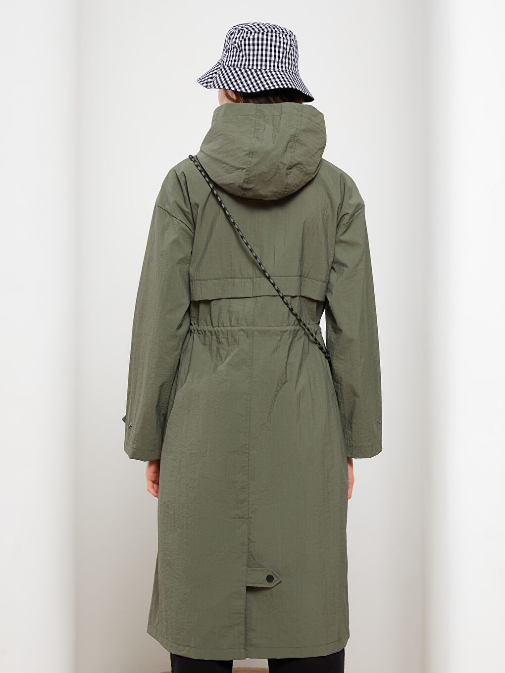 Haki Kapüşonlu Düz Uzun Kollu Kadın Mont ve Çanta-5