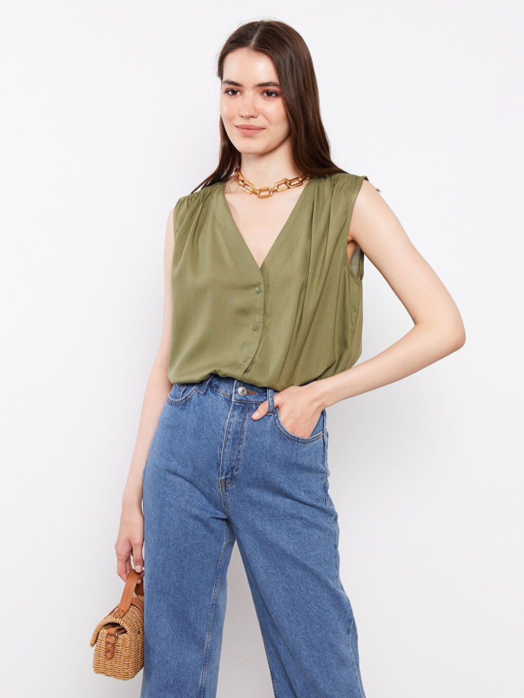 LCWAIKIKI Classic V-Neck Straight Sleeveless Viscose Women's Shirt -S2I201Z8-GYA