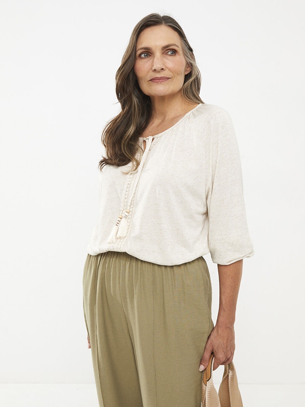 Μπλούζα Γυναικεία Μακρυμάνικη Με Γιακά Με Δέσιμο Και Κεντημένο Σχέδιο