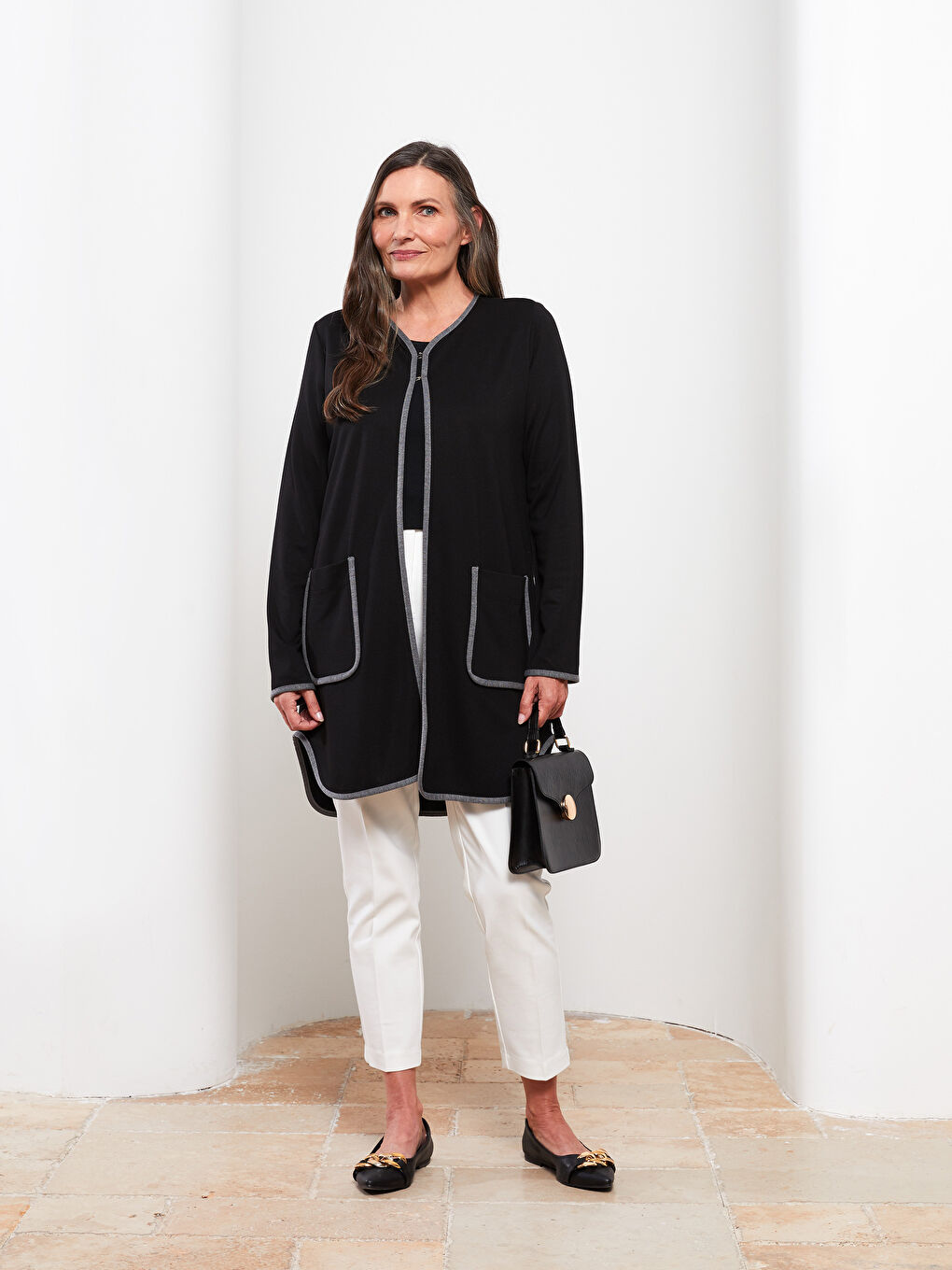 Siyah Şal Yaka Düz Uzun Kollu Kadın Hırka-2