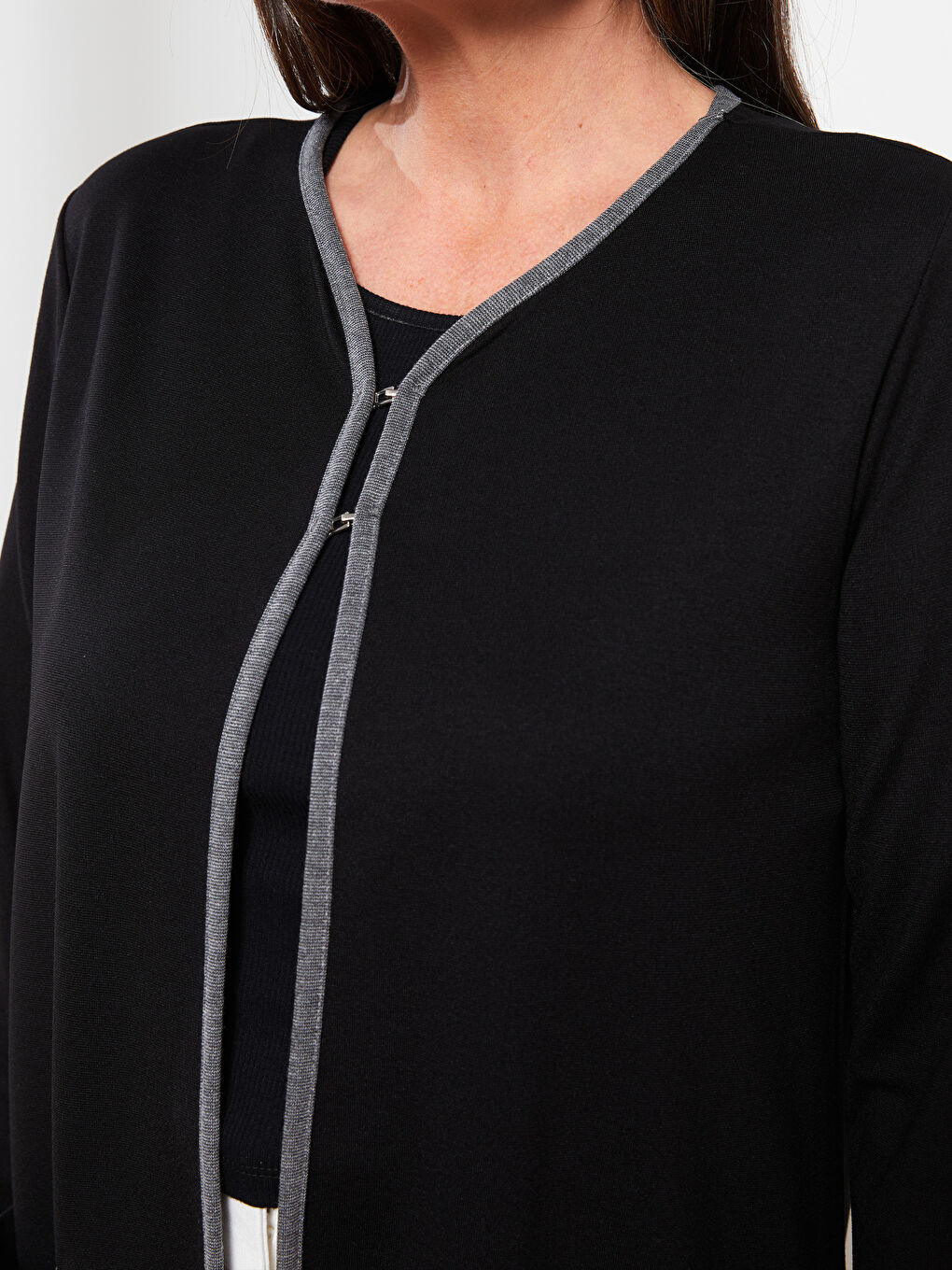 Siyah Şal Yaka Düz Uzun Kollu Kadın Hırka-4