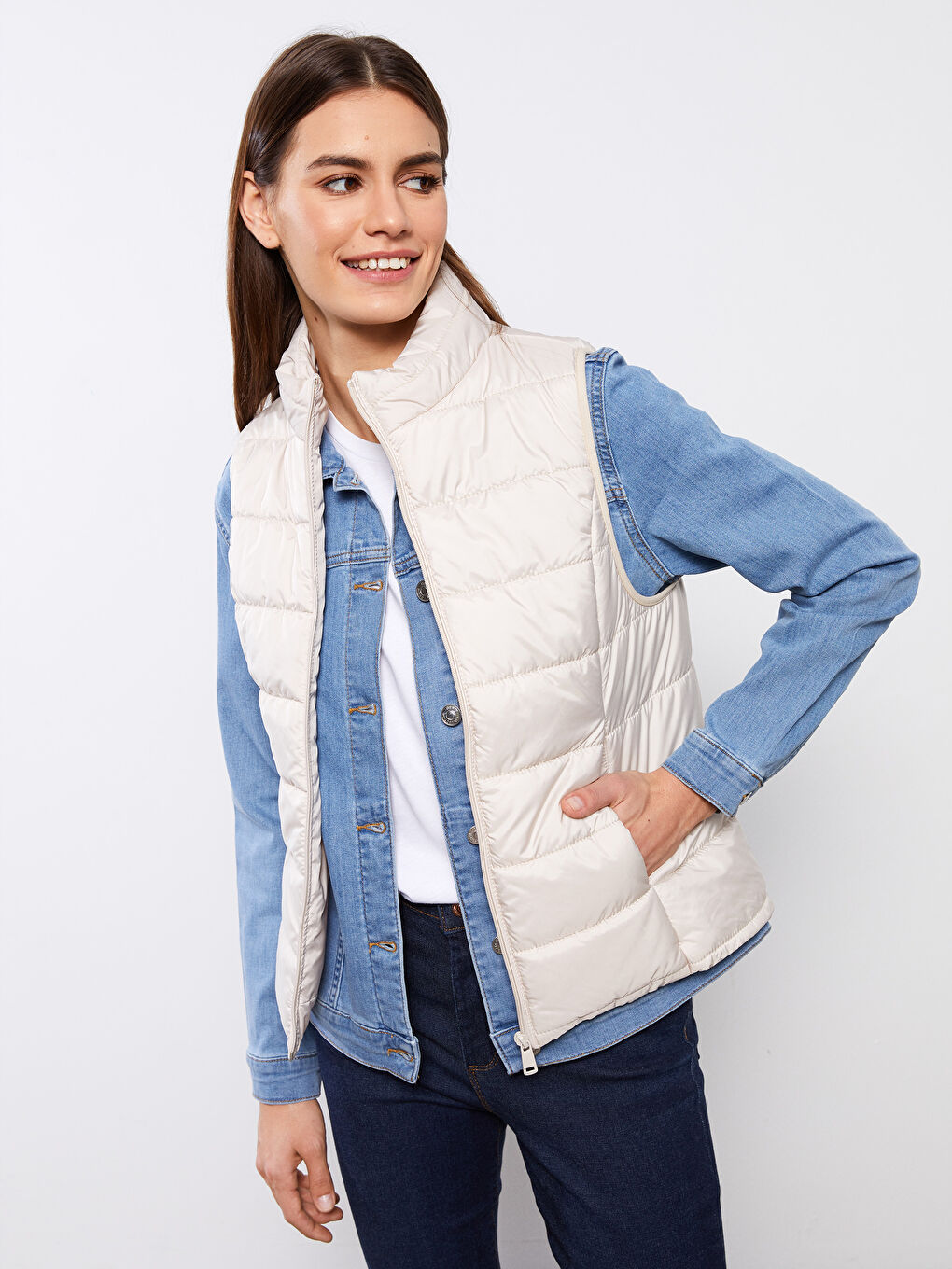 Bej Kadın Dik Yaka Düz Şişme Yelek