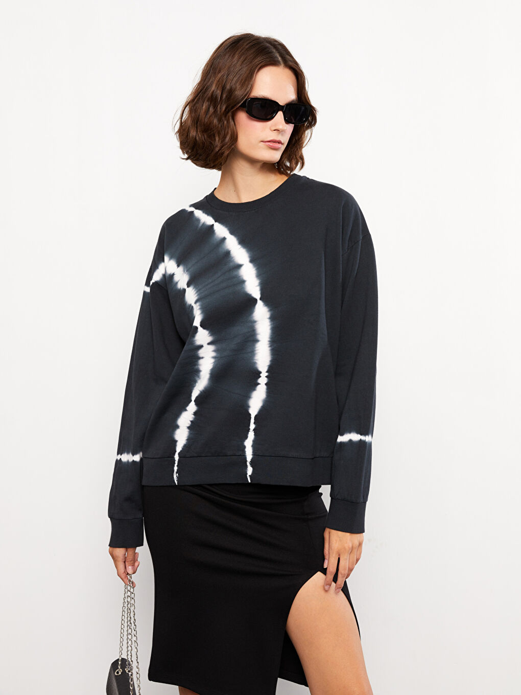 Siyah Bisiklet Yaka Desenli Uzun Kollu Kadın Sweatshirt