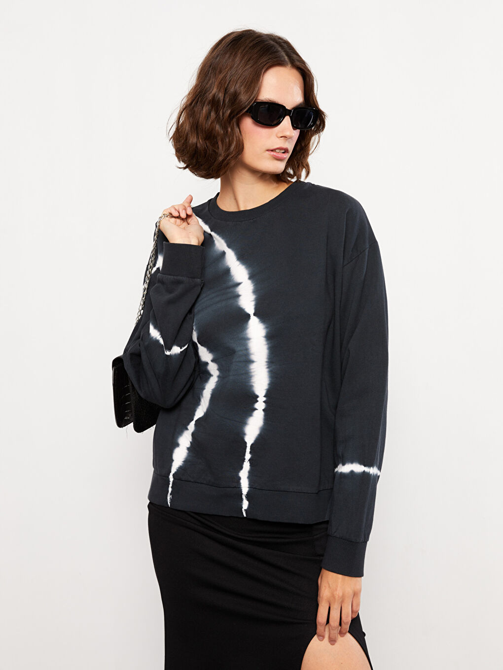 Siyah Bisiklet Yaka Desenli Uzun Kollu Kadın Sweatshirt-1