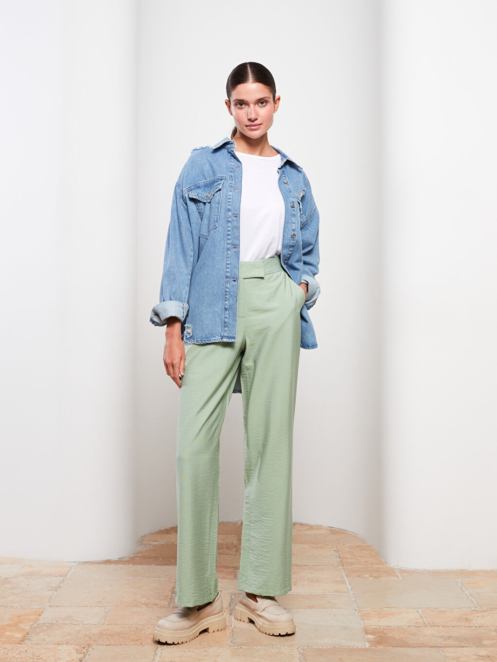 Yeşil Standart Fit Düz Cep Detaylı Kadın Pantolon