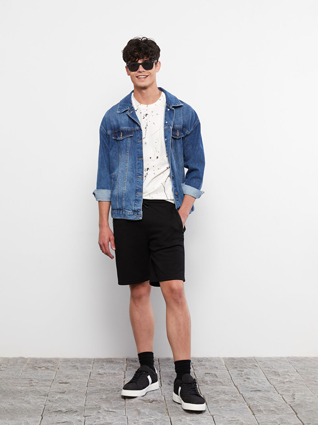 Siyah Standart Kalıp Pike Erkek Şort-1