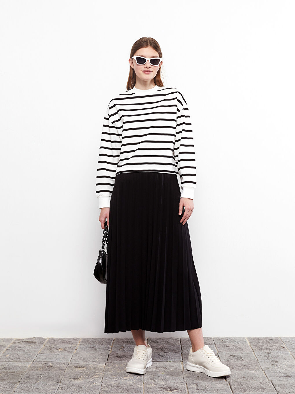 Siyah Beli Lastikli Düz Krep Kadın Pileli Etek-1