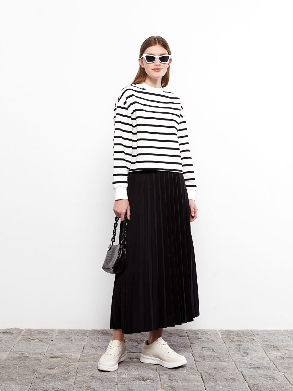 Siyah Beli Lastikli Düz A Kesim Krep Kadın Pileli Etek