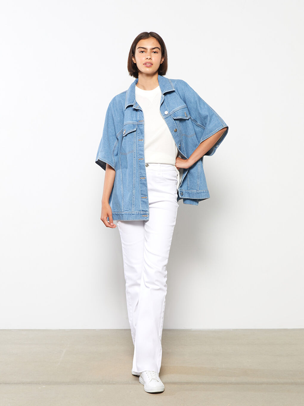 Beyaz Mars Flare Düz Cep Detaylı Kadın Jean Pantolon-1