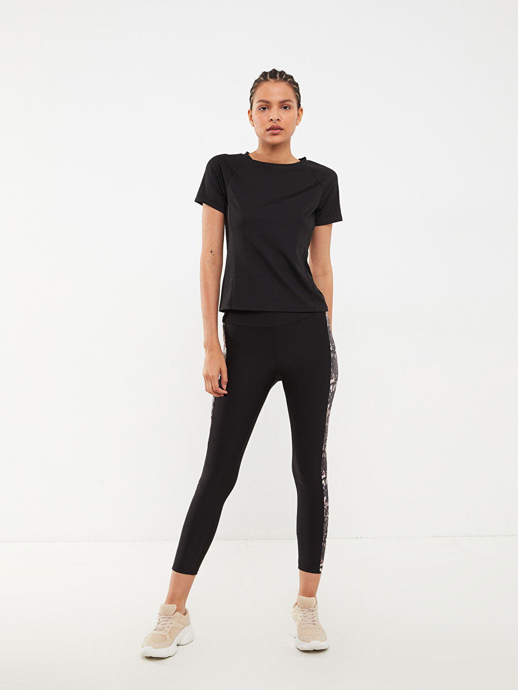 Crew Neck Plain Short Sleeve Women's Sports T-Shirt-1