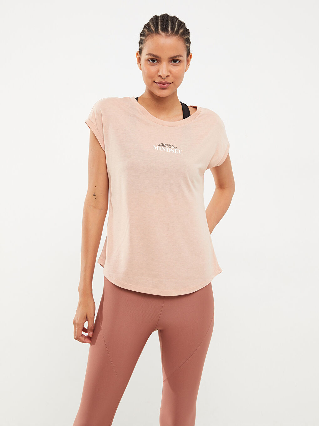 تيشيرت نسائي بأكمام قصيرة وياقة دائرية مطبوع-1